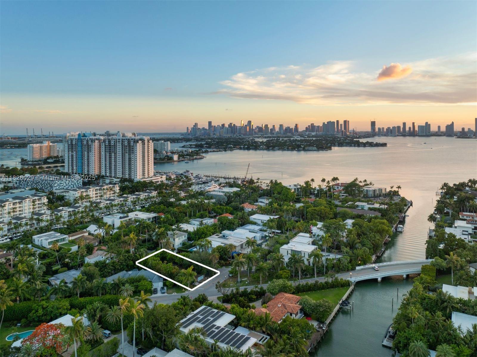 SUNSET ISLANDS - ISLAND N - Residential