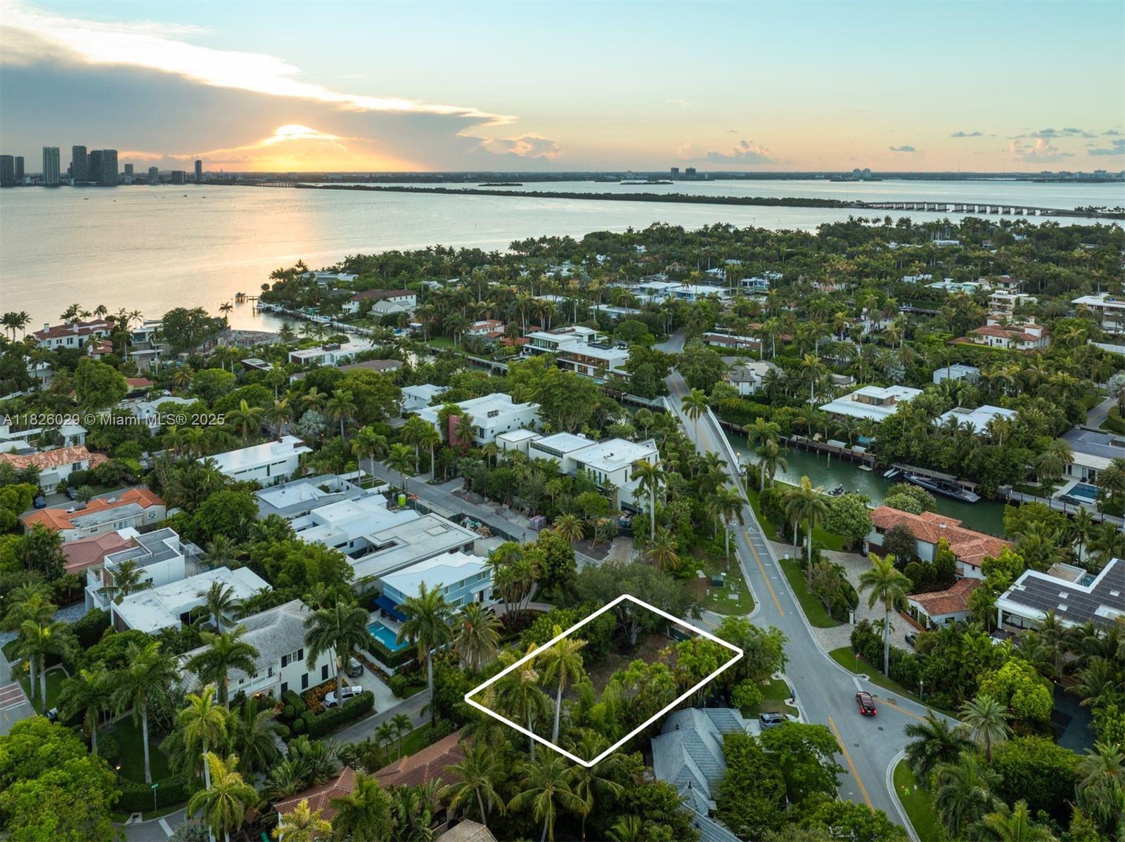 SUNSET ISLANDS - ISLAND N - Residential