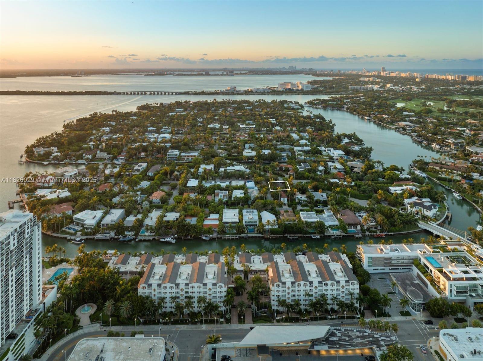 SUNSET ISLANDS - ISLAND N - Residential