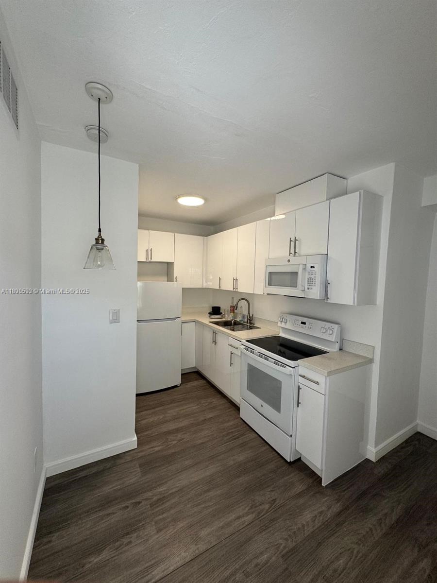 REV PALOMAR - Residential Lease