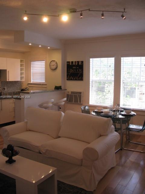 1611 Michigan Ave 13
