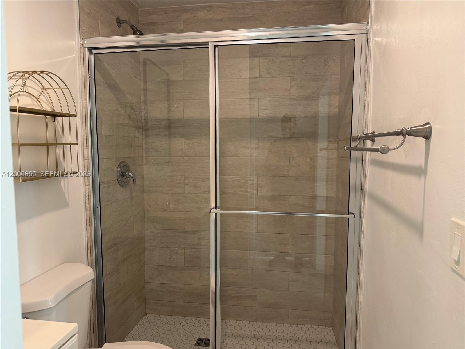 PINE TREE MANOR SEC 3 - Residential Lease