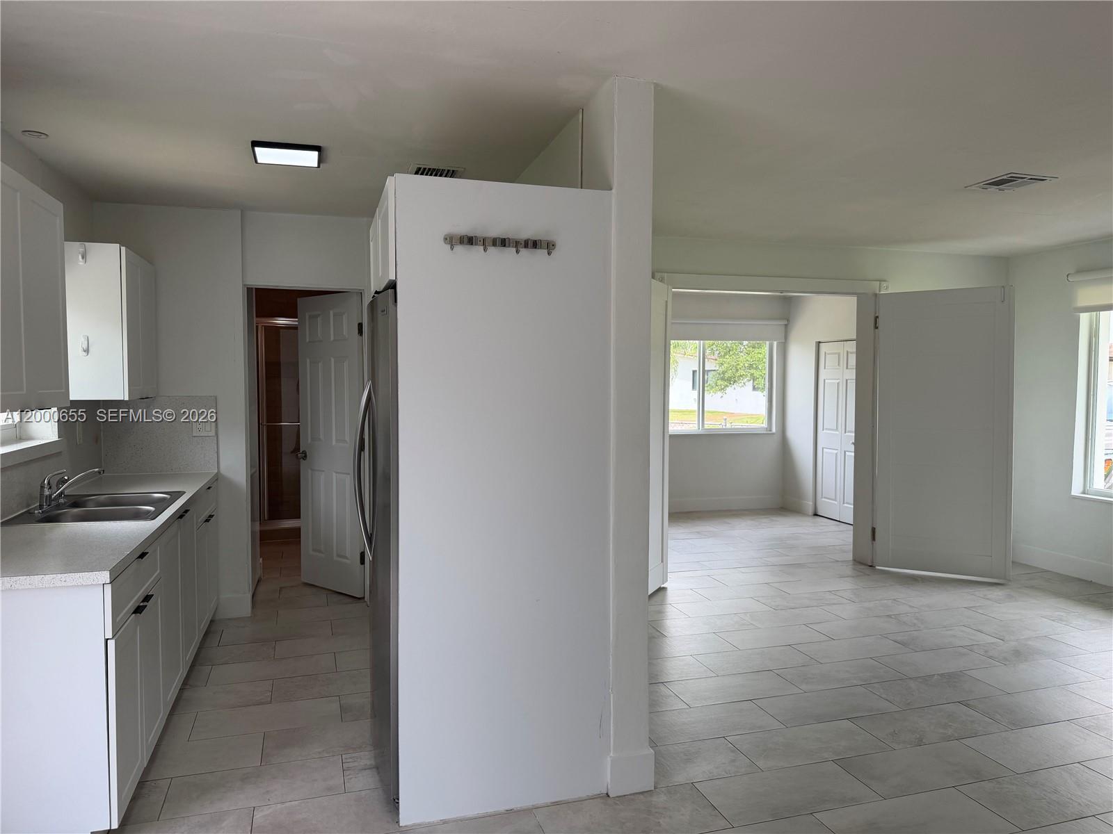 PINE TREE MANOR SEC 3 - Residential Lease