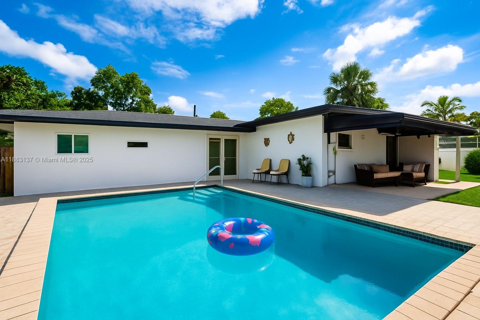 LAUDERDALE GOLF ESTATES - Residential