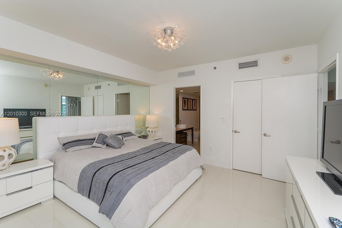 ICON BRICKELL NO TWO - Residential