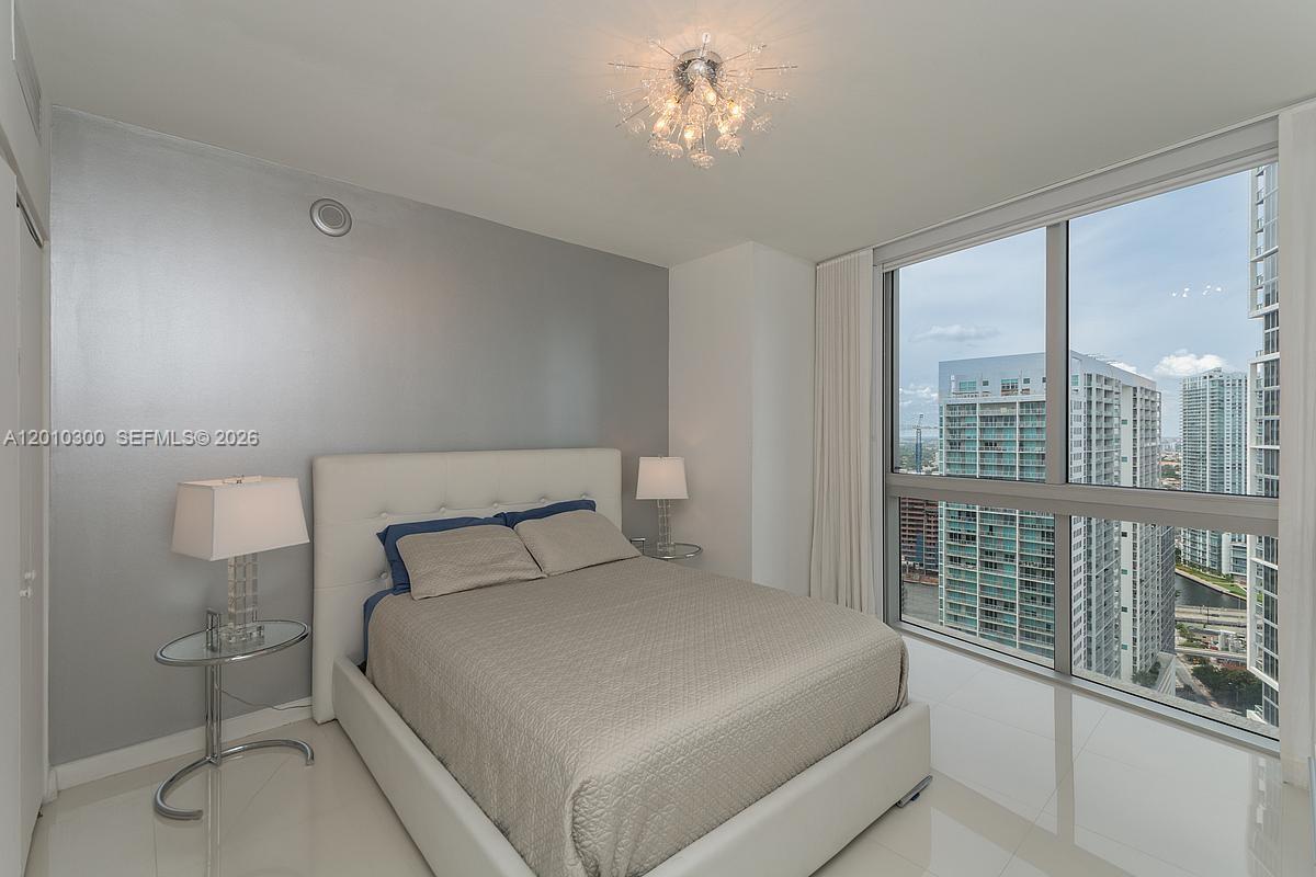 ICON BRICKELL NO TWO - Residential