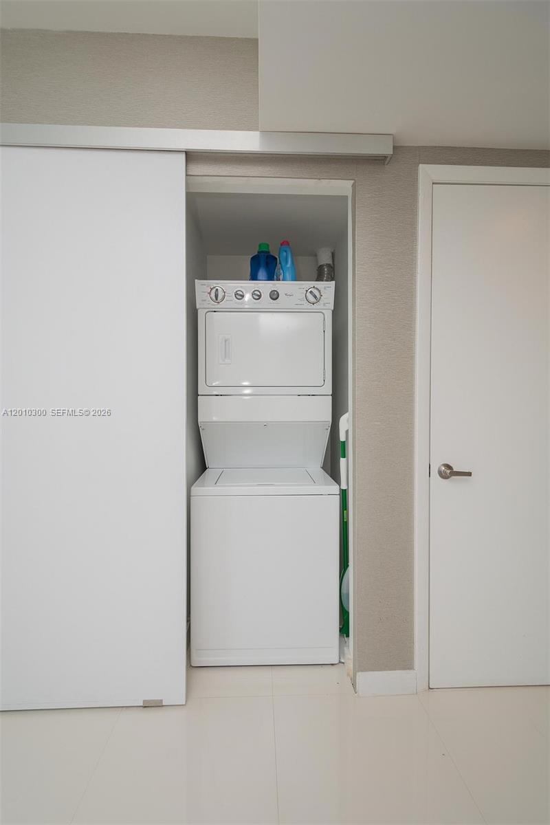 ICON BRICKELL NO TWO - Residential