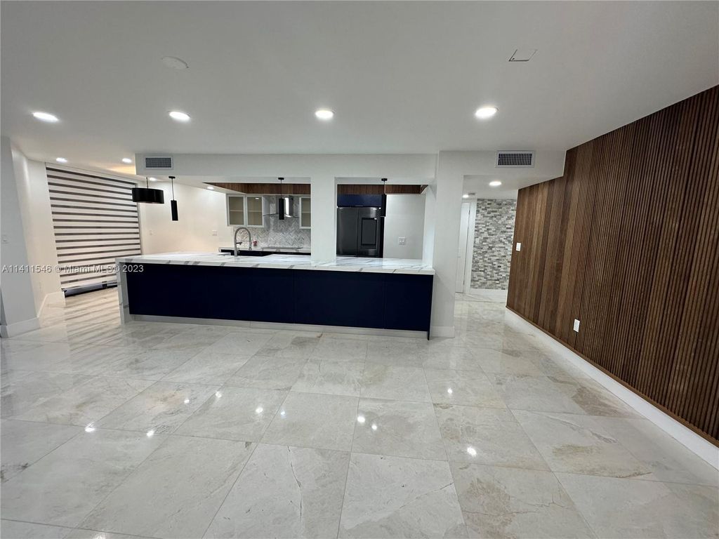 Photo of 1410 Sheridan St #7I, Hollywood, FL 33020 (MLS # A11411546)