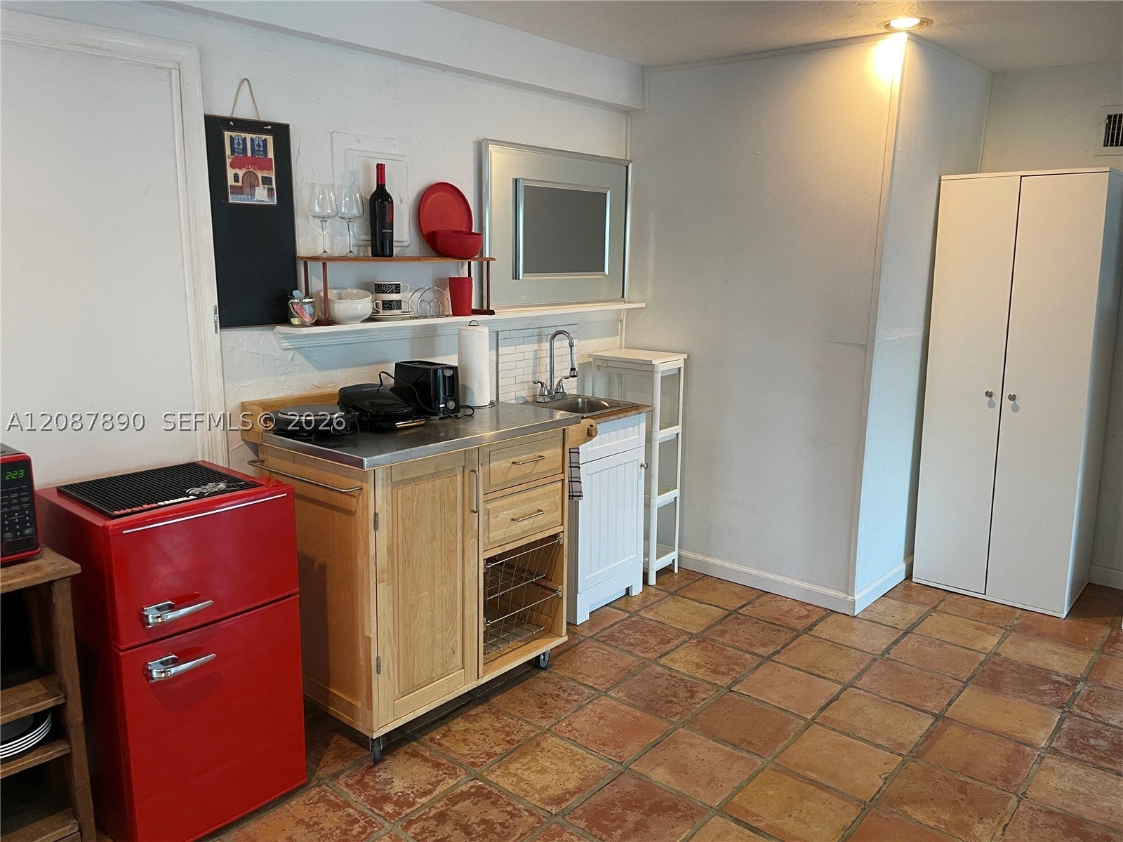 208 NE 22 nd Ave