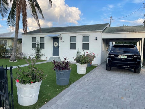 Photo of 208 NE 22nd Ave #0, Pompano Beach, FL 33062 (MLS # A12087890)