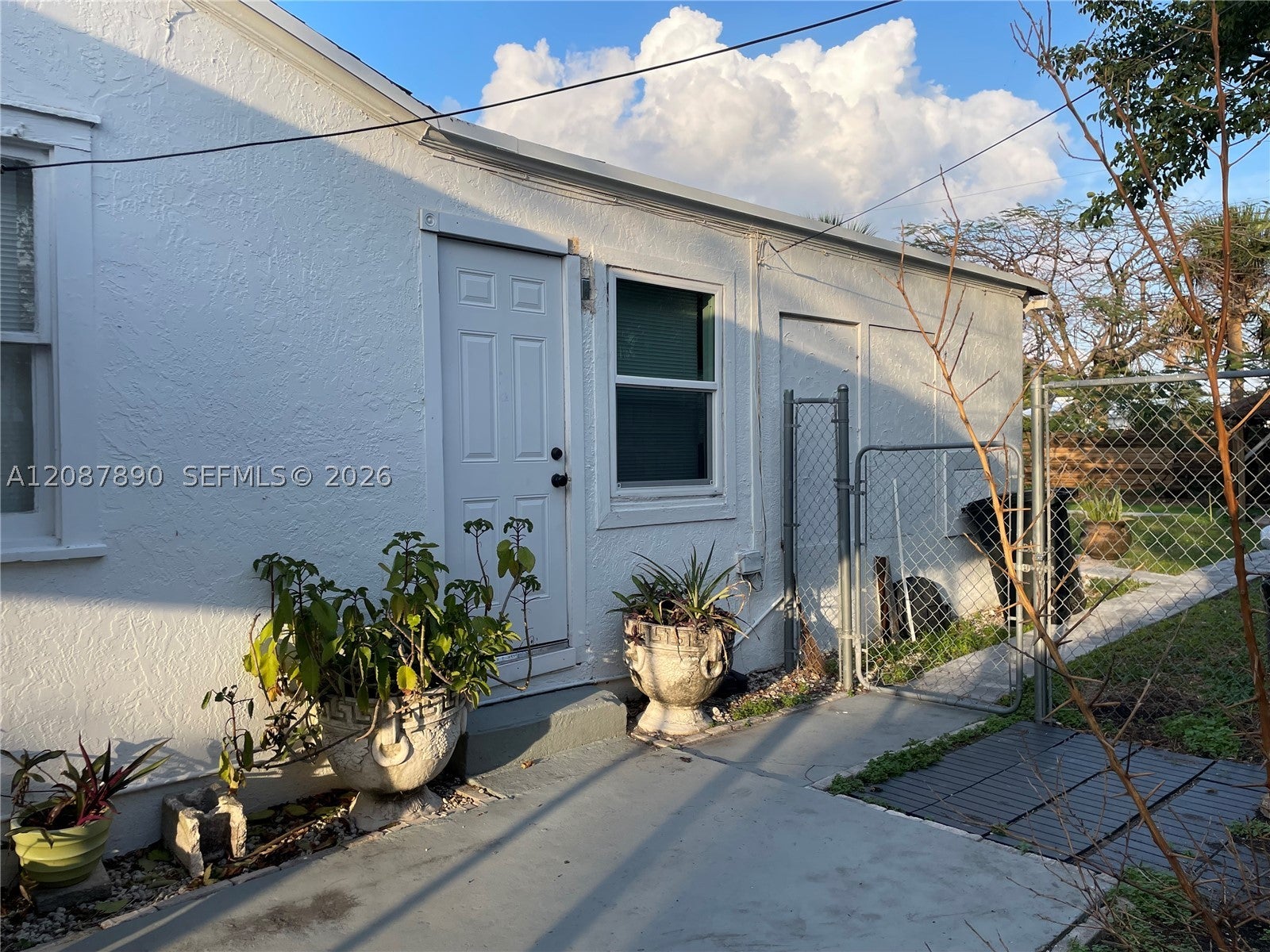 208 NE 22 nd Ave