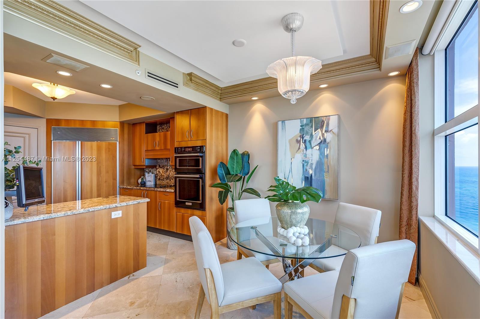 PALMS TOWER 2 CONDO - Residential