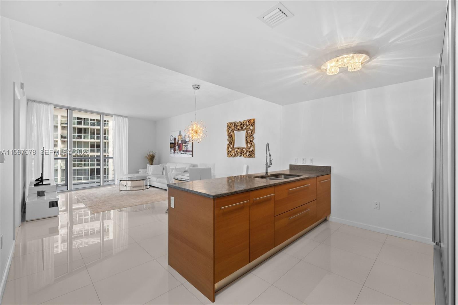 475 Brickell Ave 3711