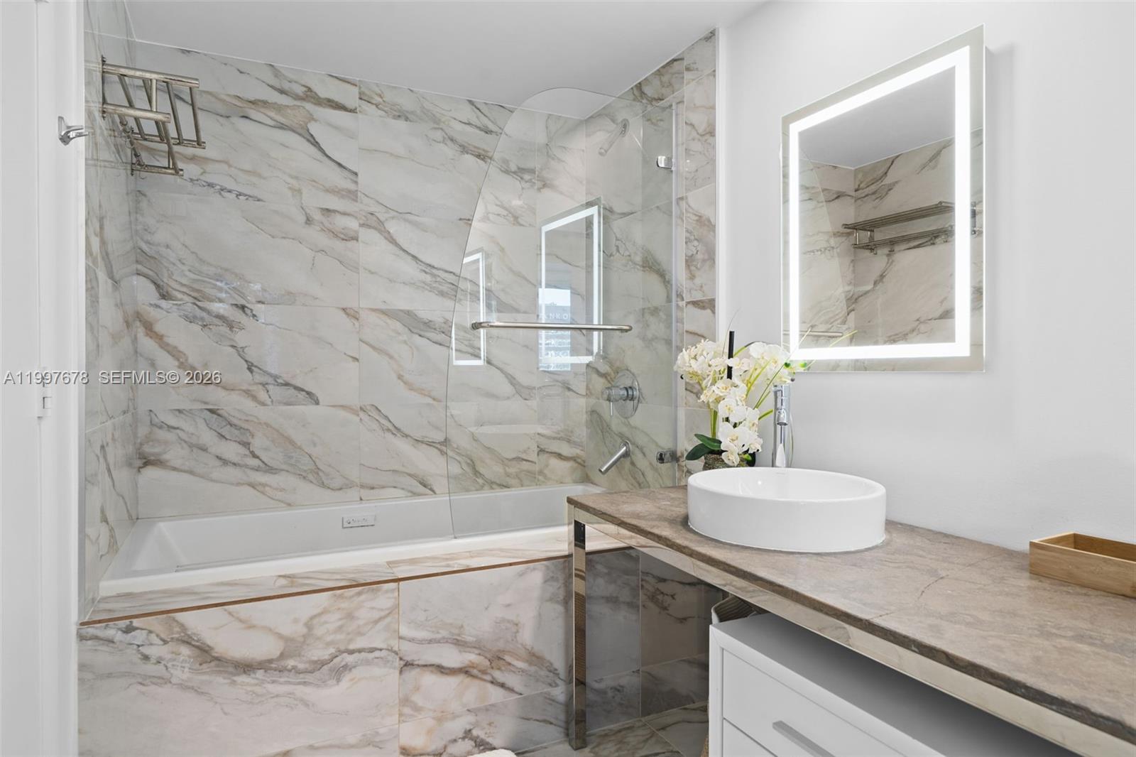 ICONBRICKELL CONDO NO 1 - Residential Lease