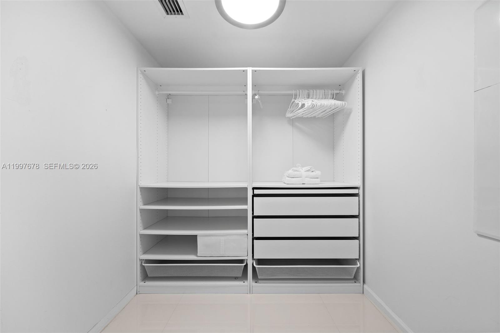 ICONBRICKELL CONDO NO 1 - Residential Lease