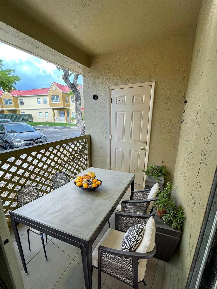 LA HACIENDA COUNTRY CLUB - Residential Lease