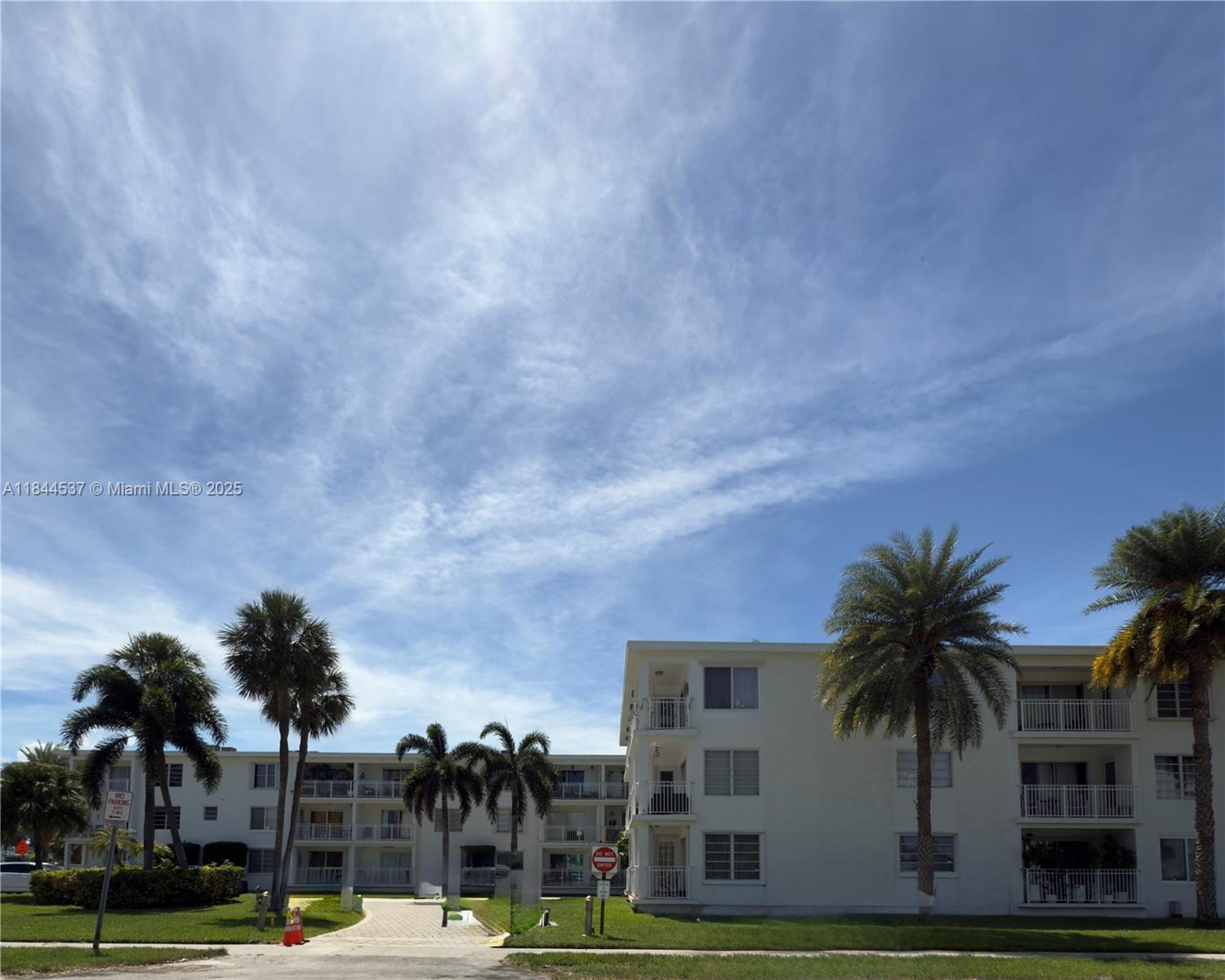 LIDO BAY - Residential