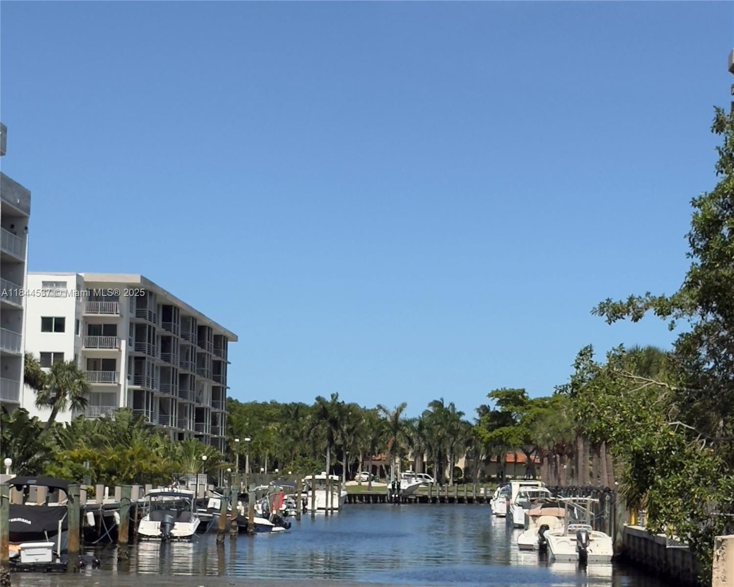 LIDO BAY - Residential