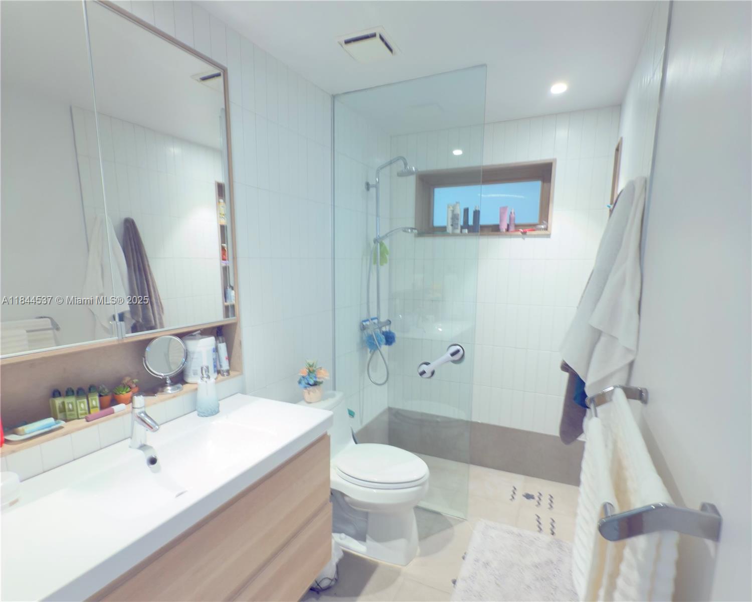 LIDO BAY - Residential