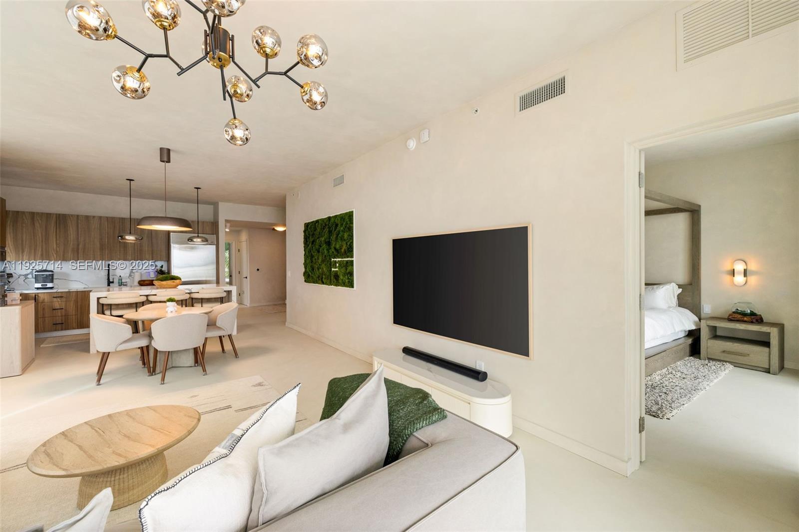 PARAMOUNT BAY CONDO - Residential