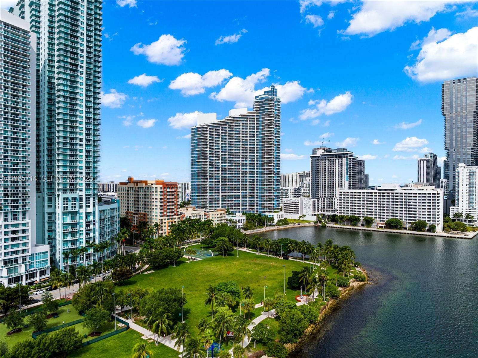 PARAMOUNT BAY CONDO - Residential