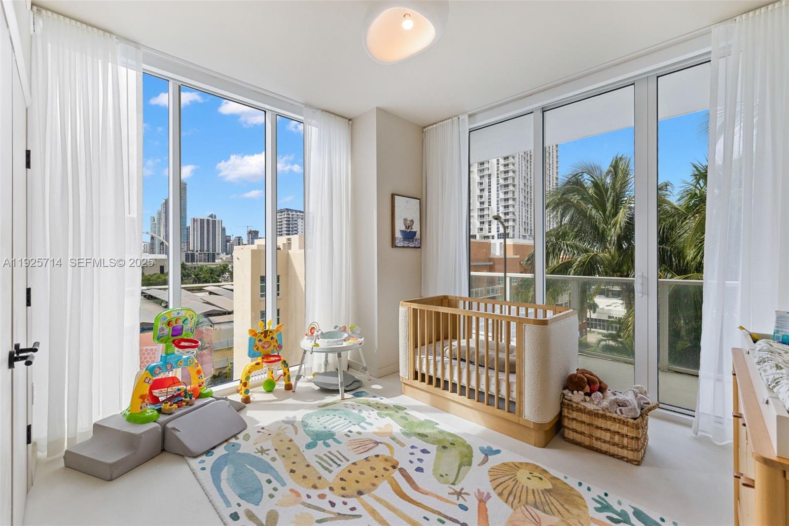 PARAMOUNT BAY CONDO - Residential