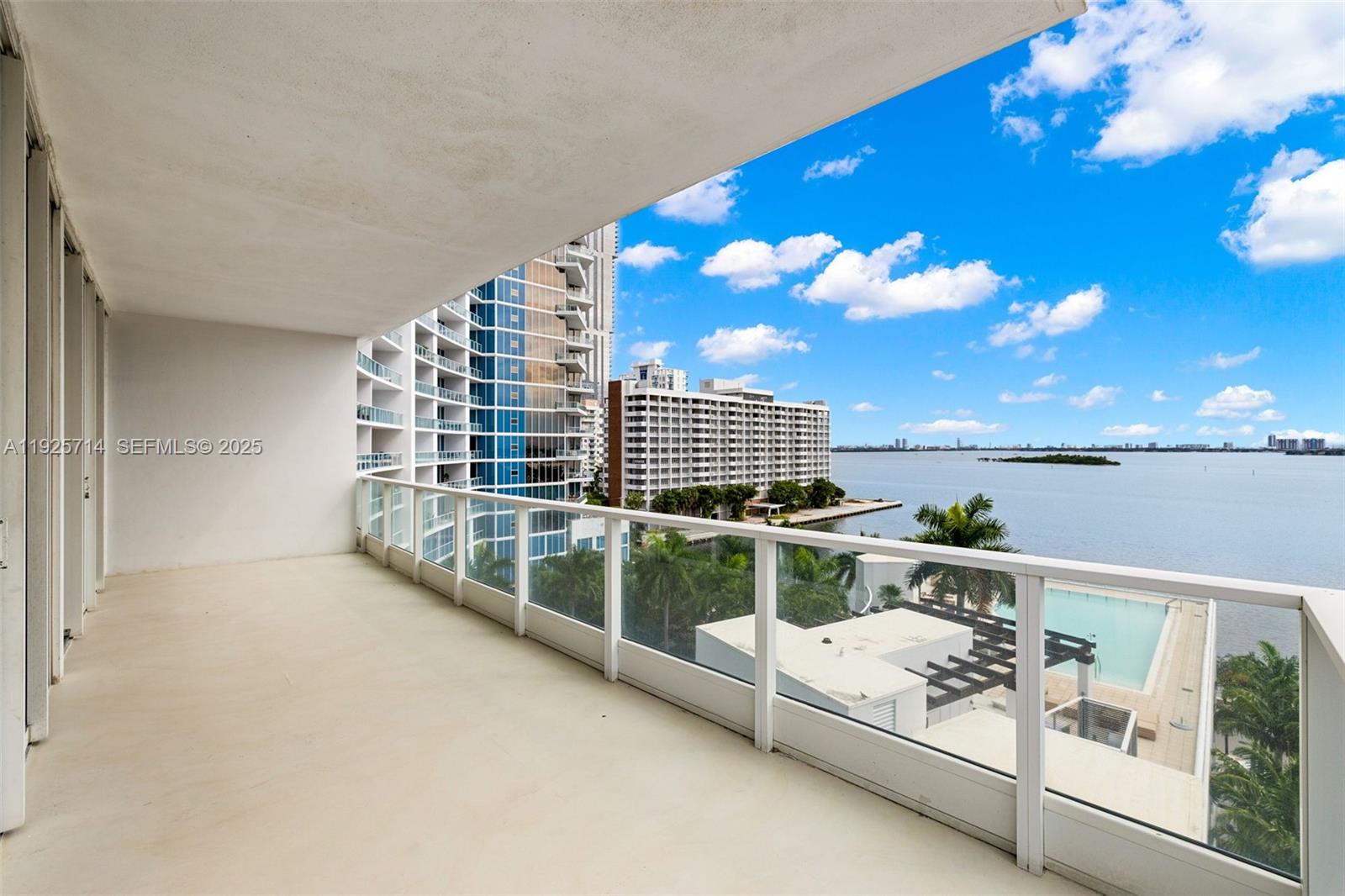 PARAMOUNT BAY CONDO - Residential