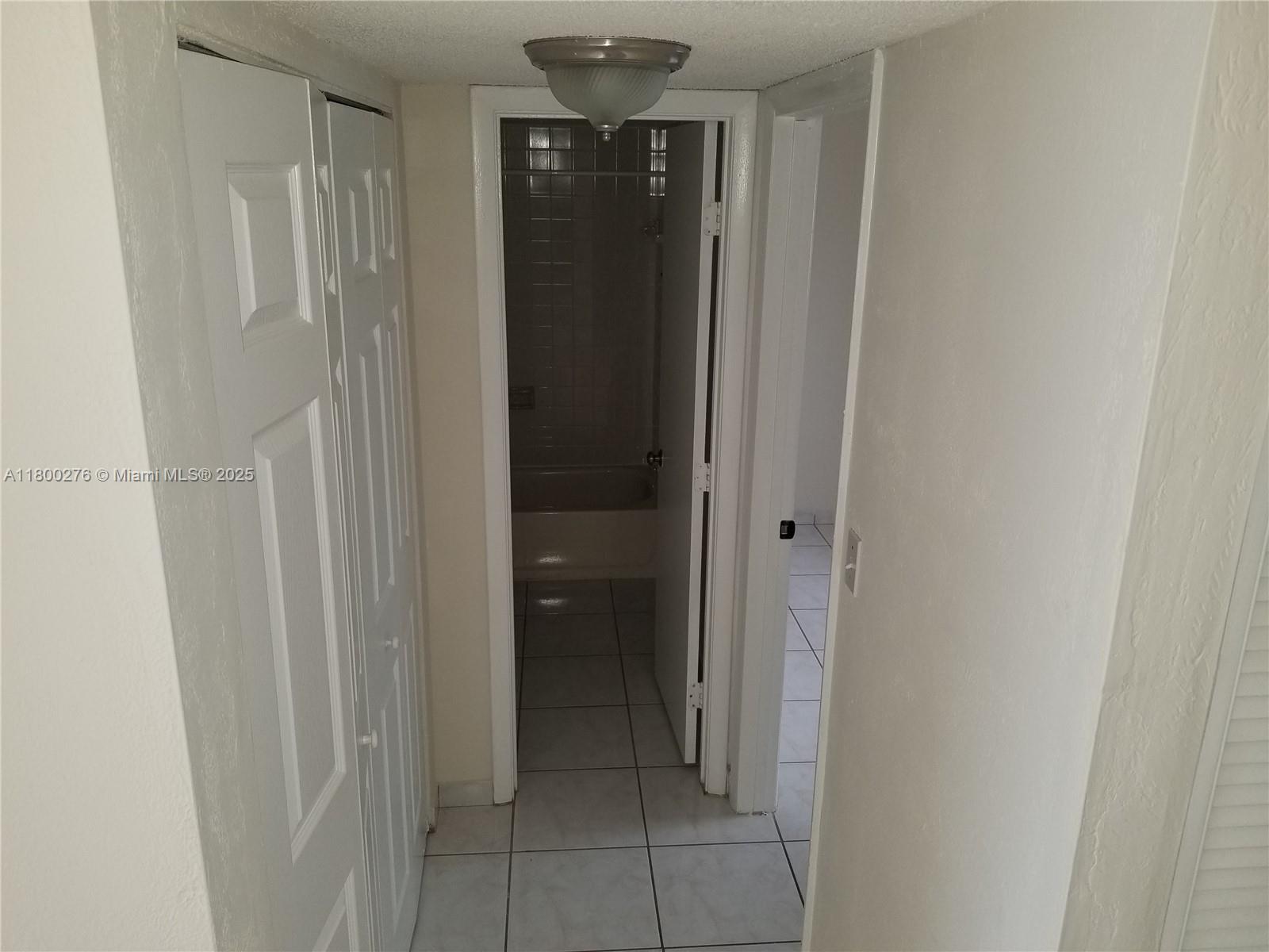 LAKESHORE AT UNIVERSITY P - Residential