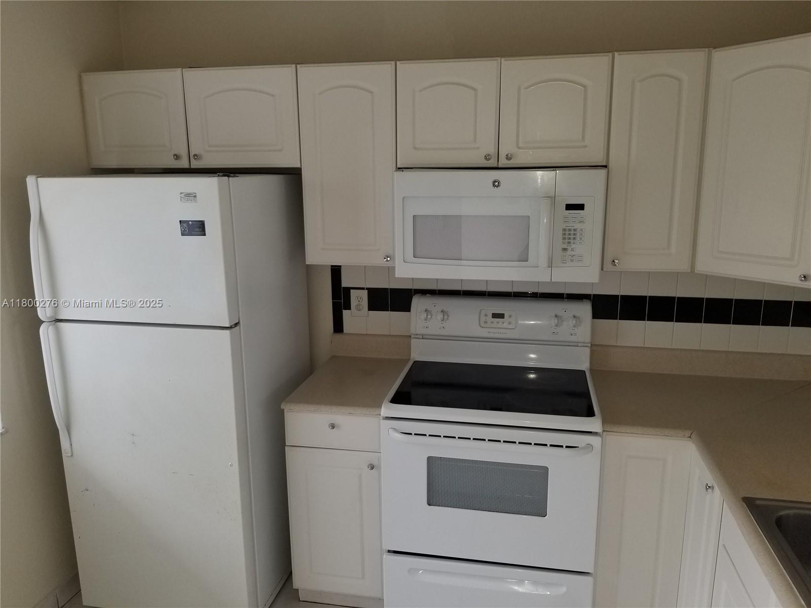 LAKESHORE AT UNIVERSITY P - Residential