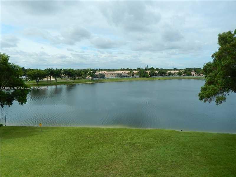 LAKESHORE AT UNIVERSITY P - Residential