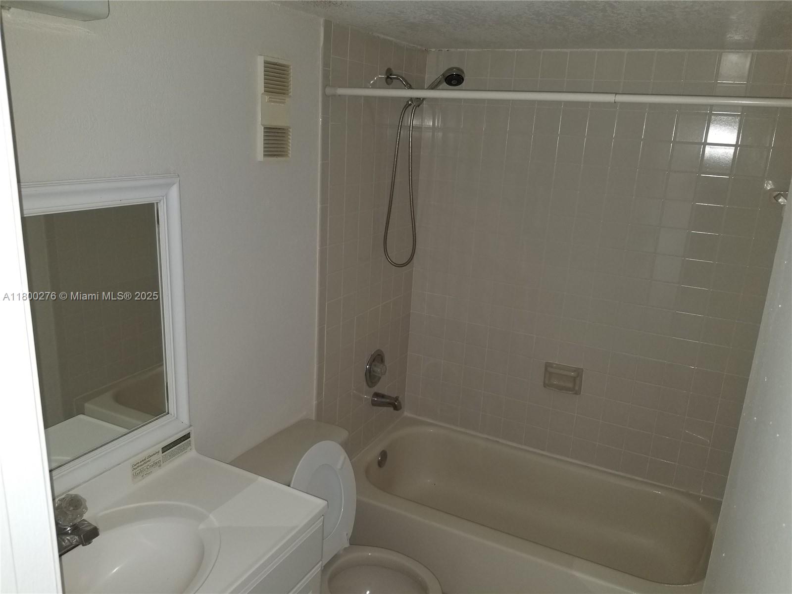 LAKESHORE AT UNIVERSITY P - Residential