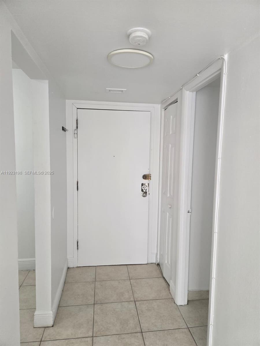 488 NW 165th St Rd B-210