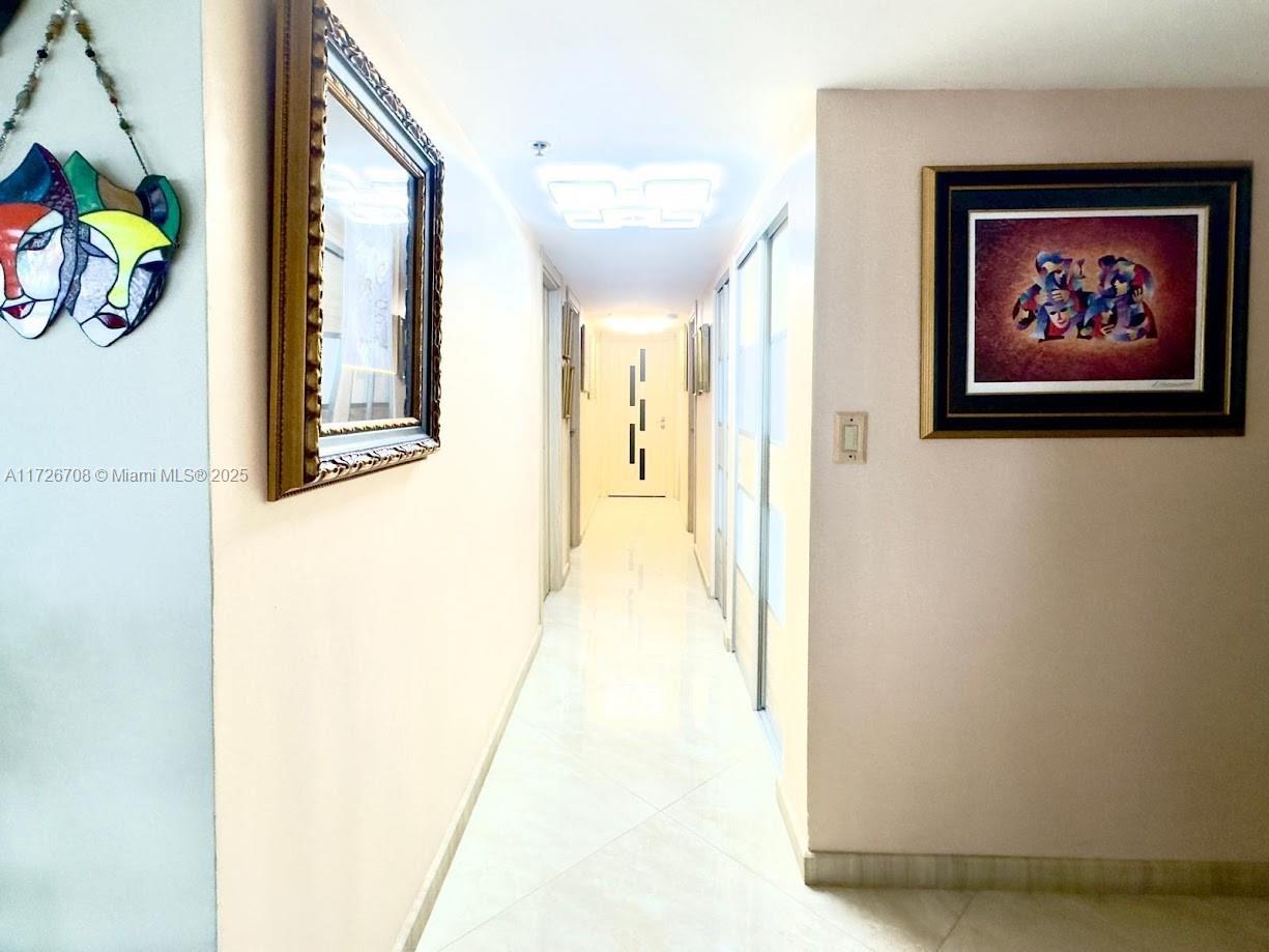 SUMMIT CONDO - Residential