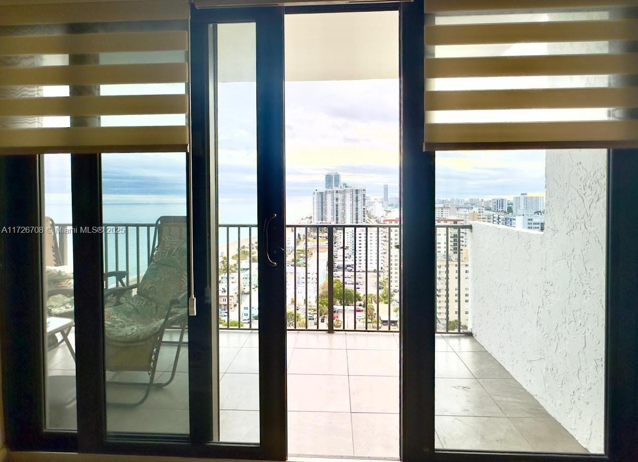 SUMMIT CONDO - Residential