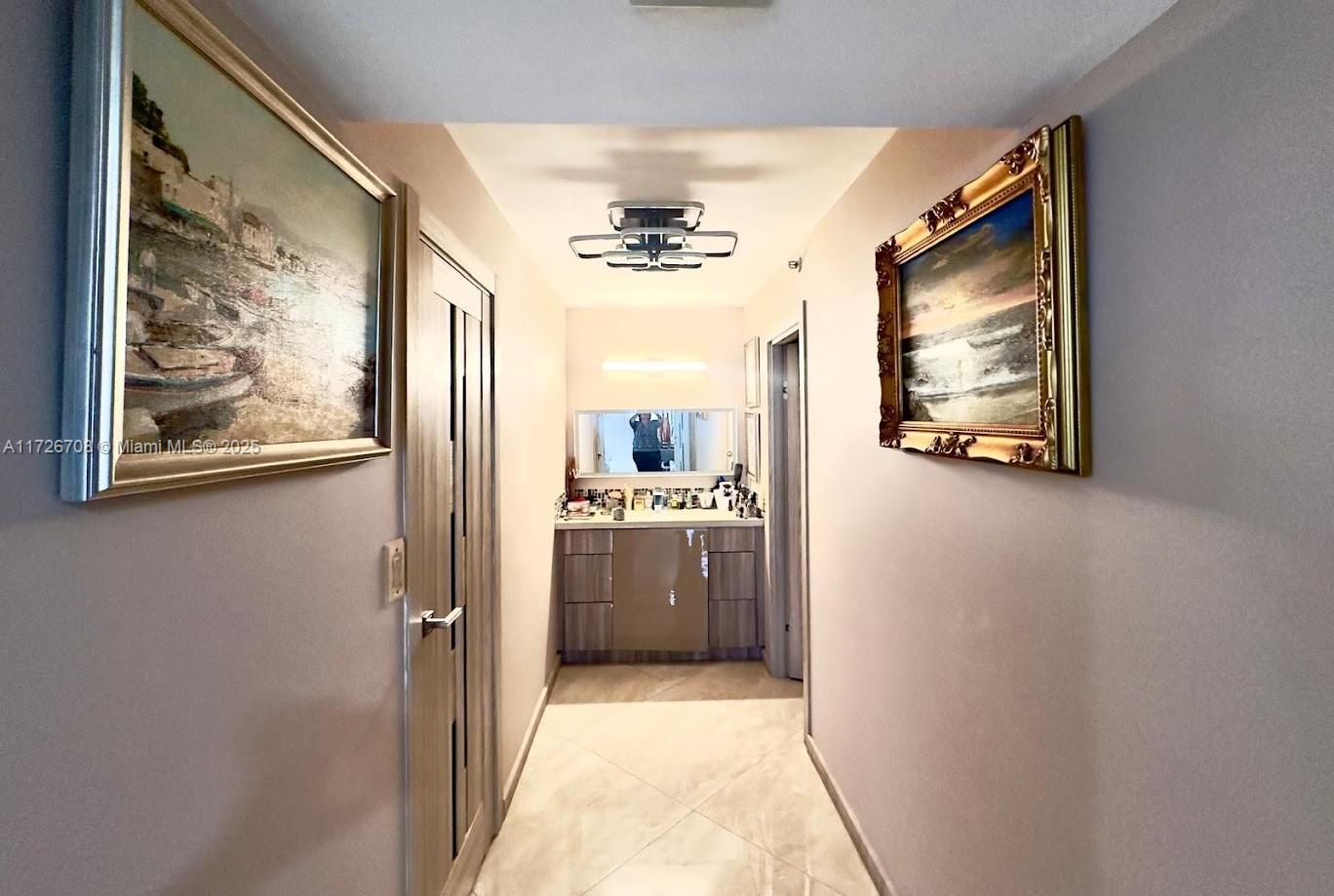 SUMMIT CONDO - Residential