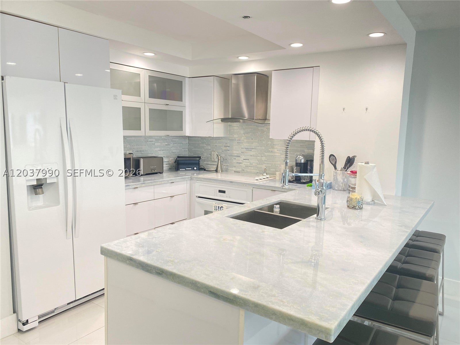 6917 Collins Ave 1205