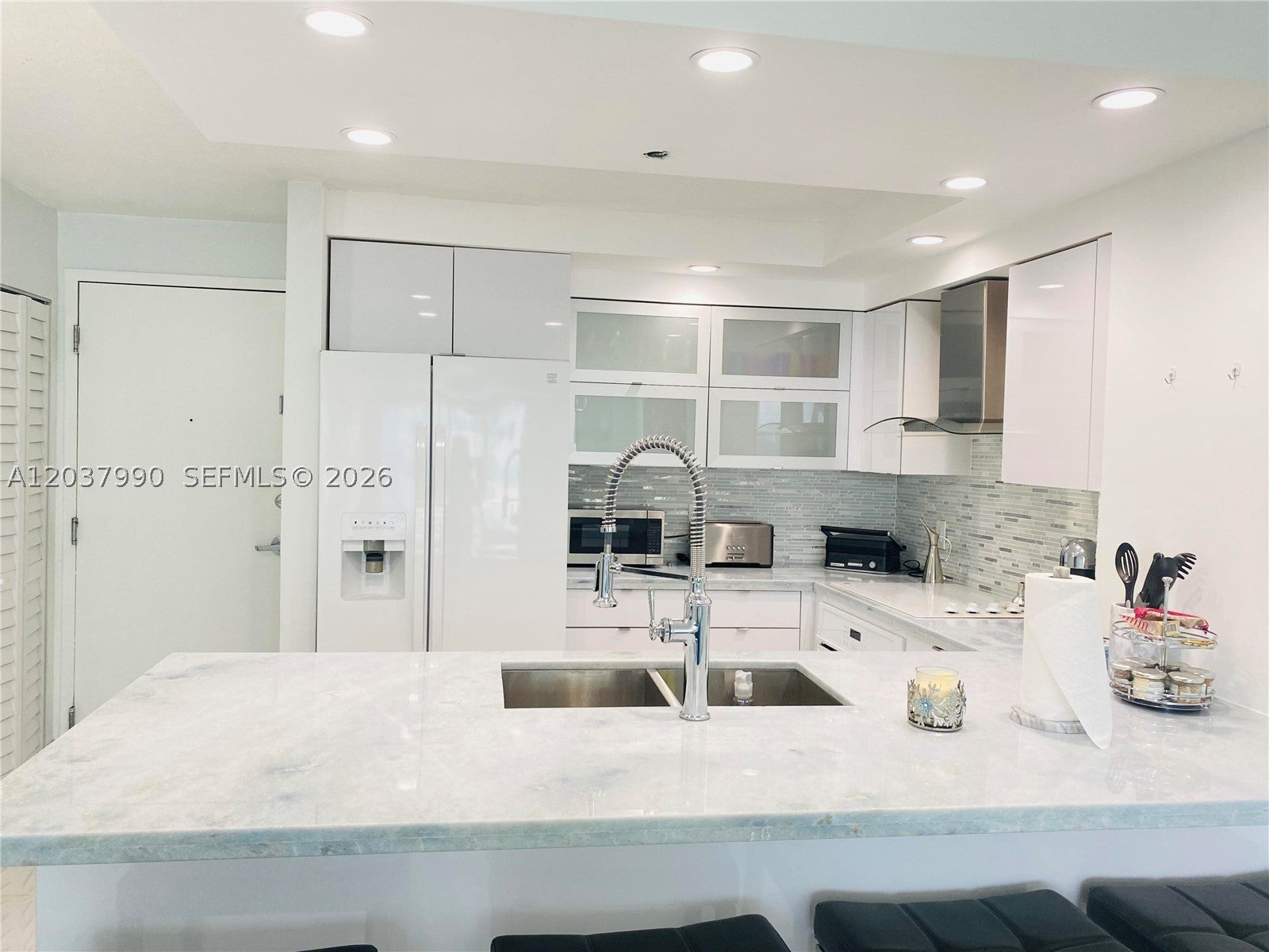6917 Collins Ave 1205
