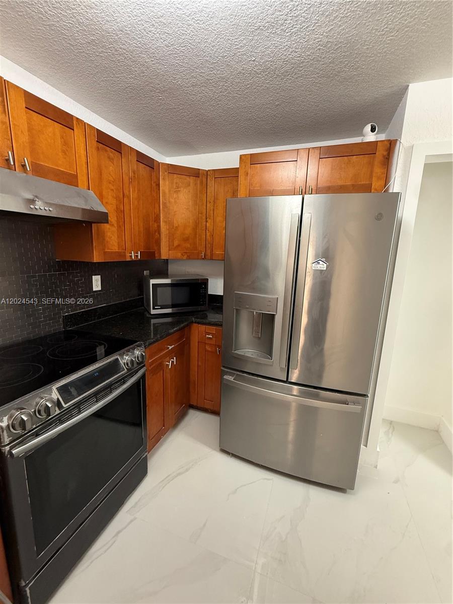 MAHOGANY ISLE HOMES CONDO - Residential