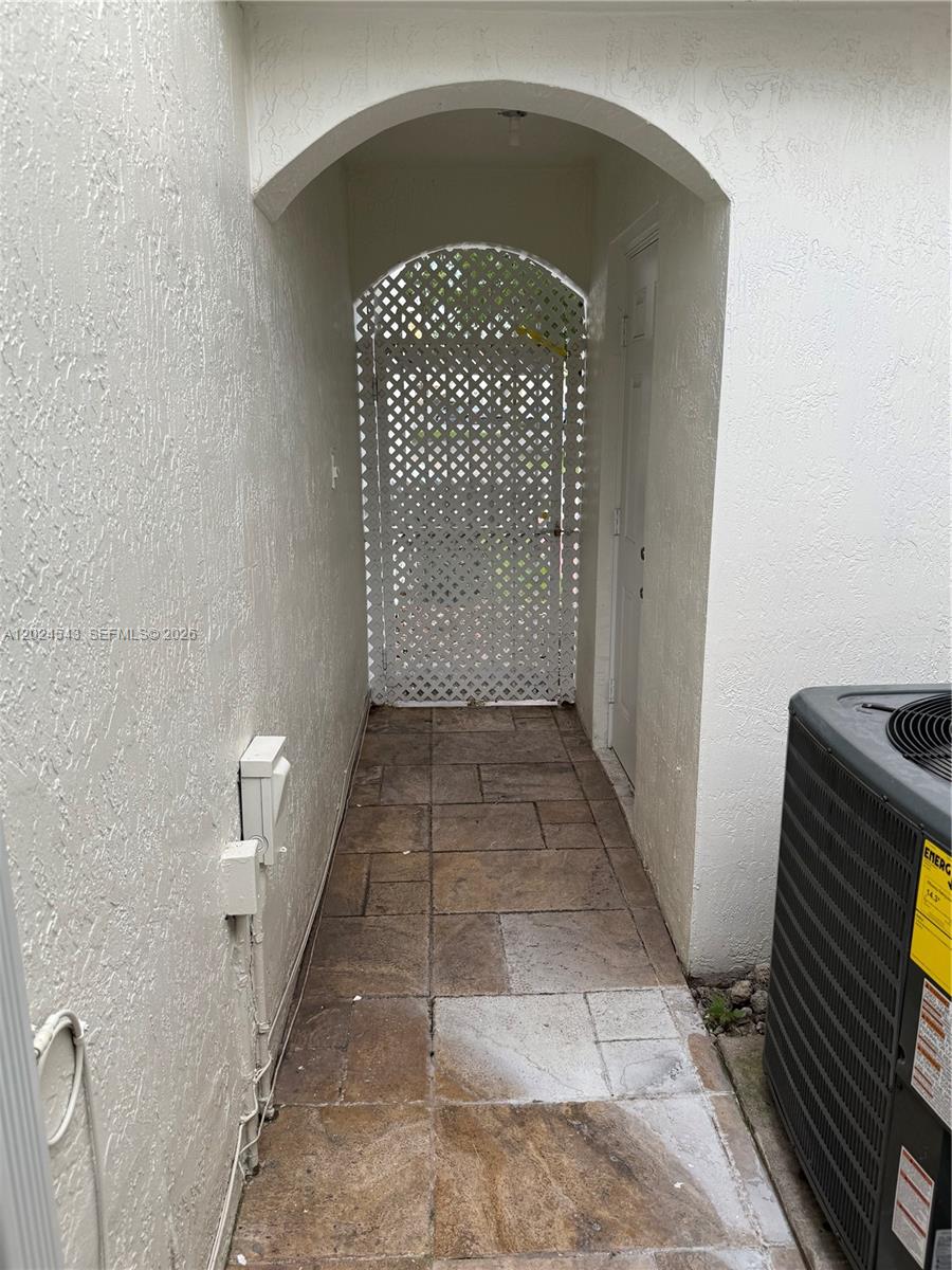 MAHOGANY ISLE HOMES CONDO - Residential
