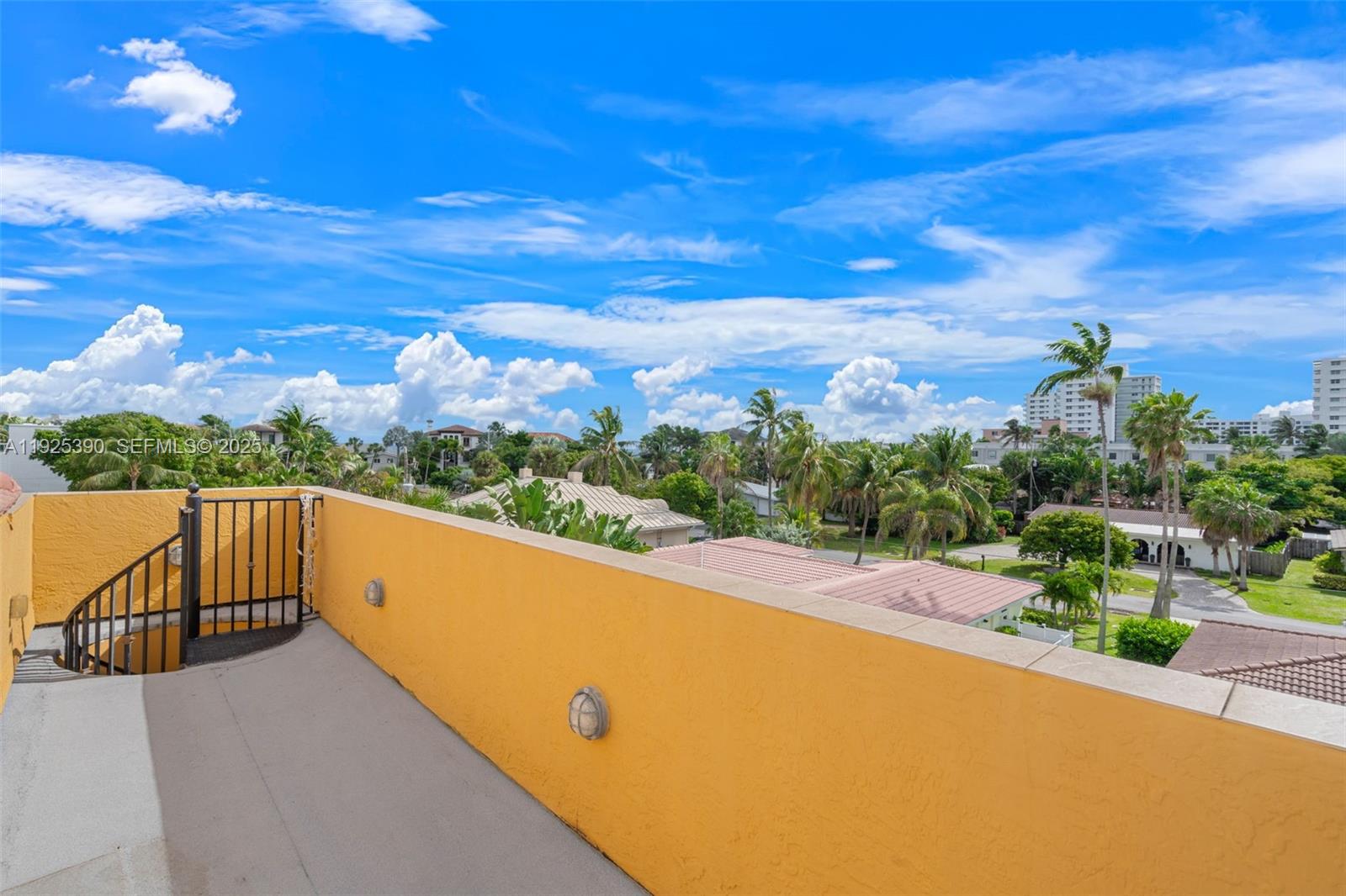 HILLSBORO SHORES SEC - Residential