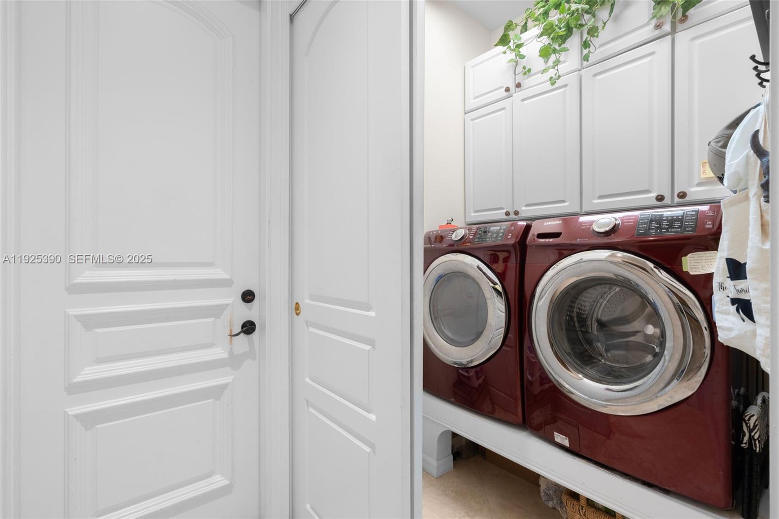 HILLSBORO SHORES SEC - Residential