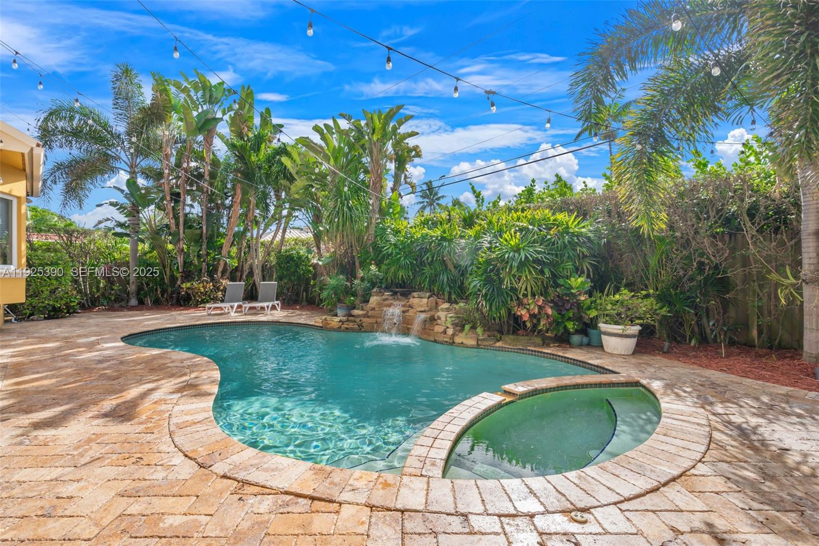 HILLSBORO SHORES SEC - Residential