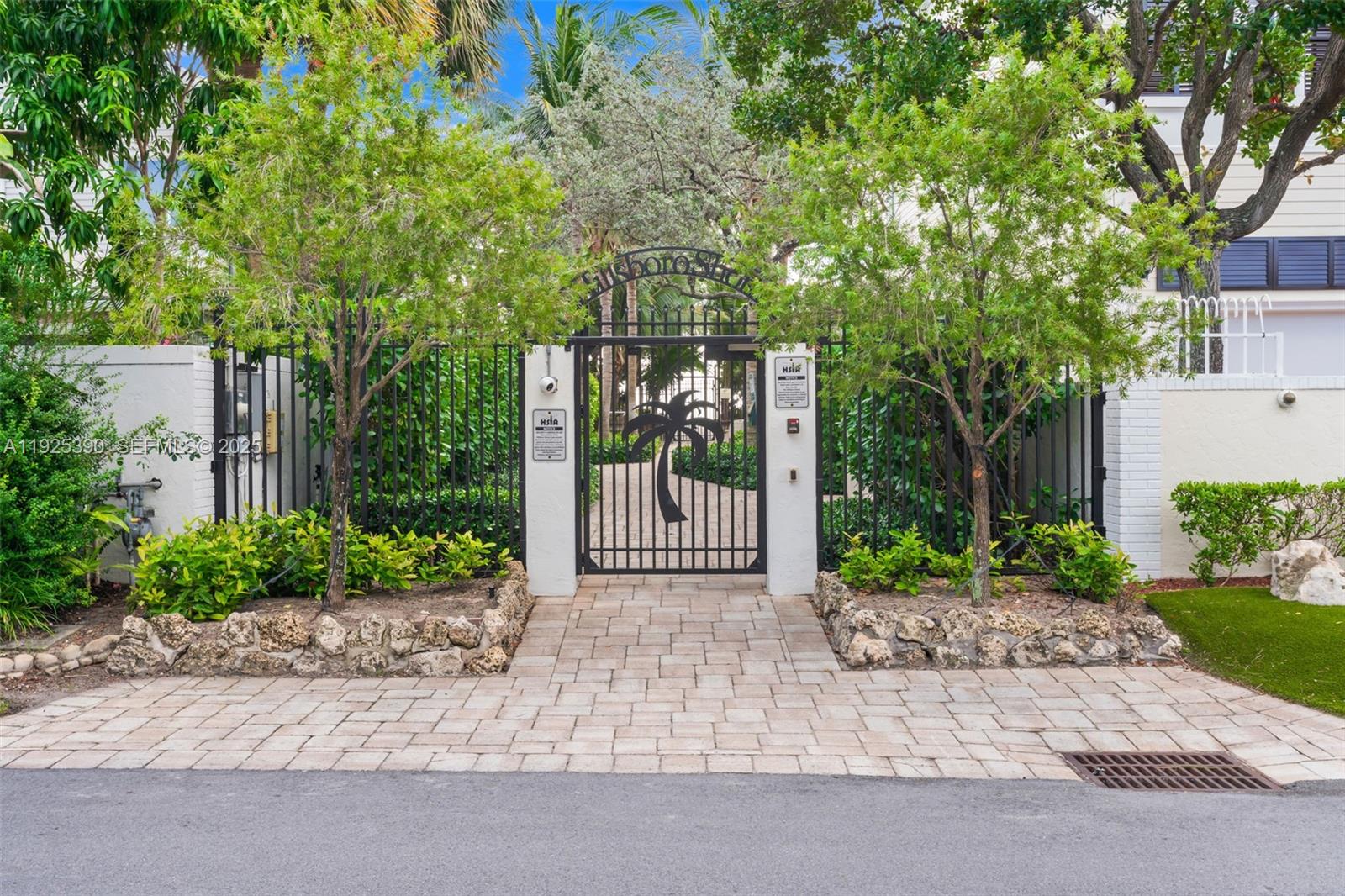 HILLSBORO SHORES SEC - Residential