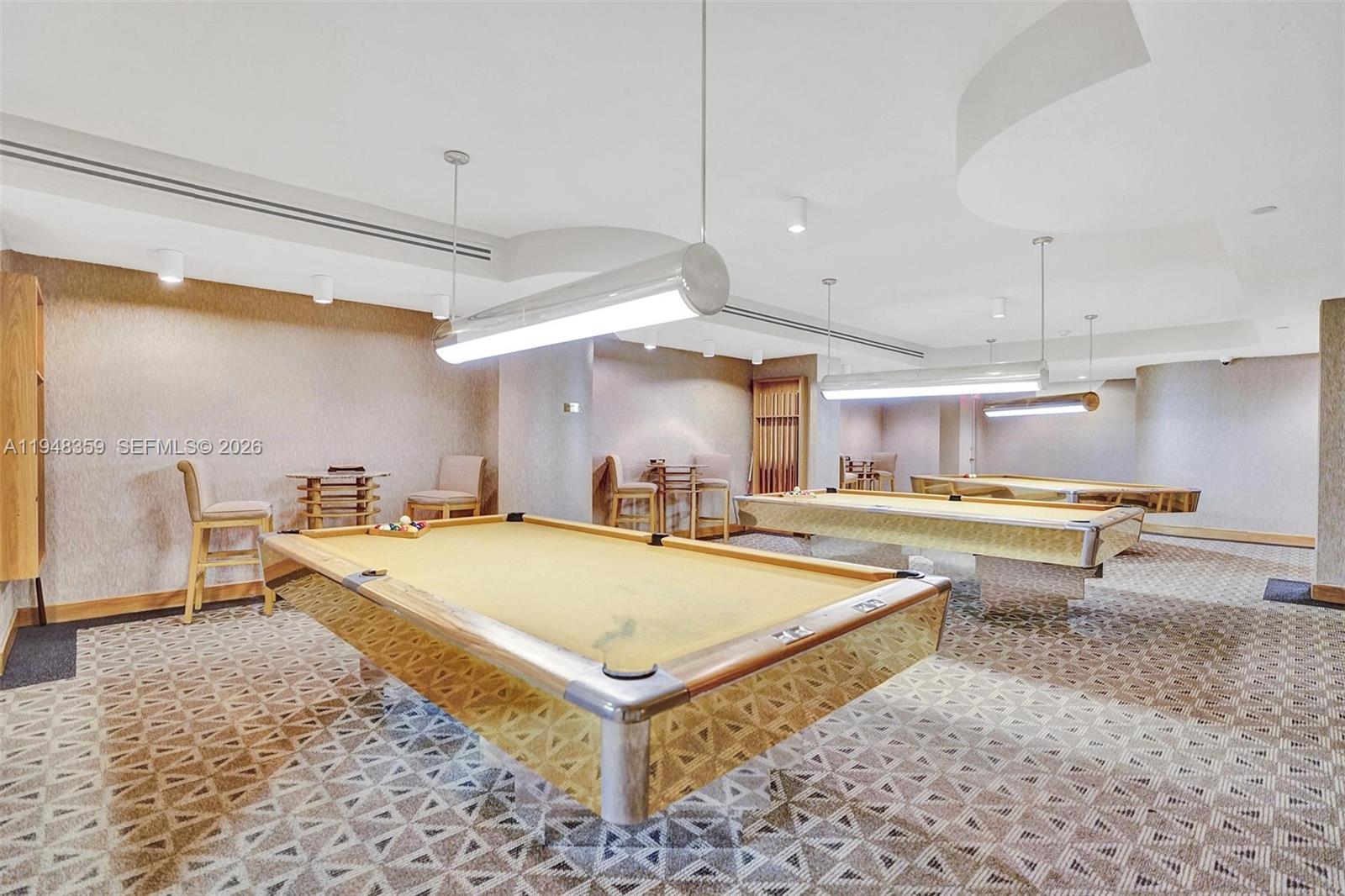 TURNBERRY TOWERS CONDO - Residential