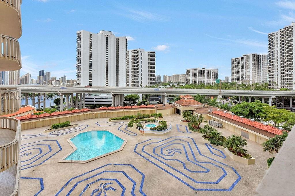 TURNBERRY TOWERS CONDO - Residential