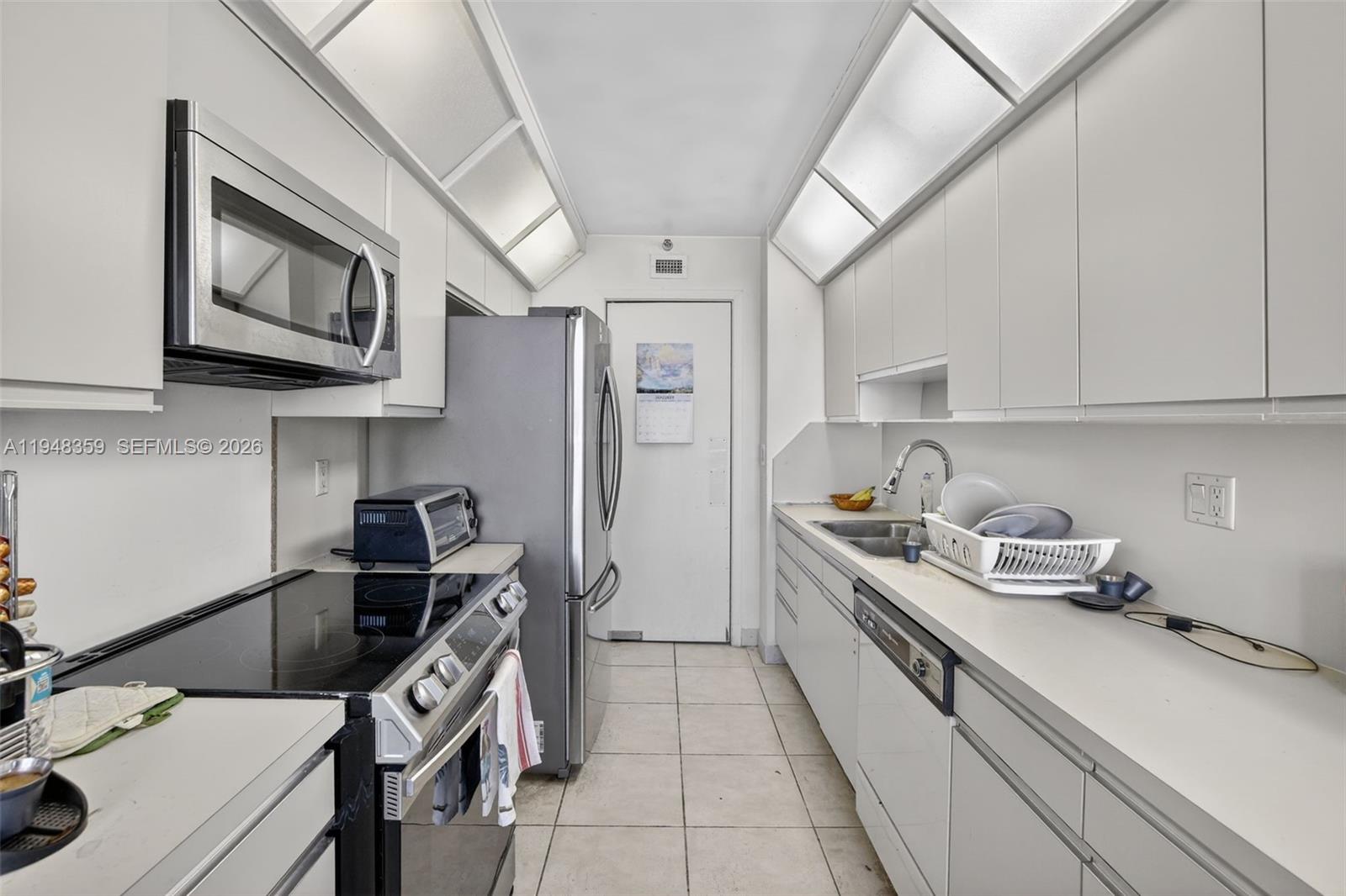 TURNBERRY TOWERS CONDO - Residential