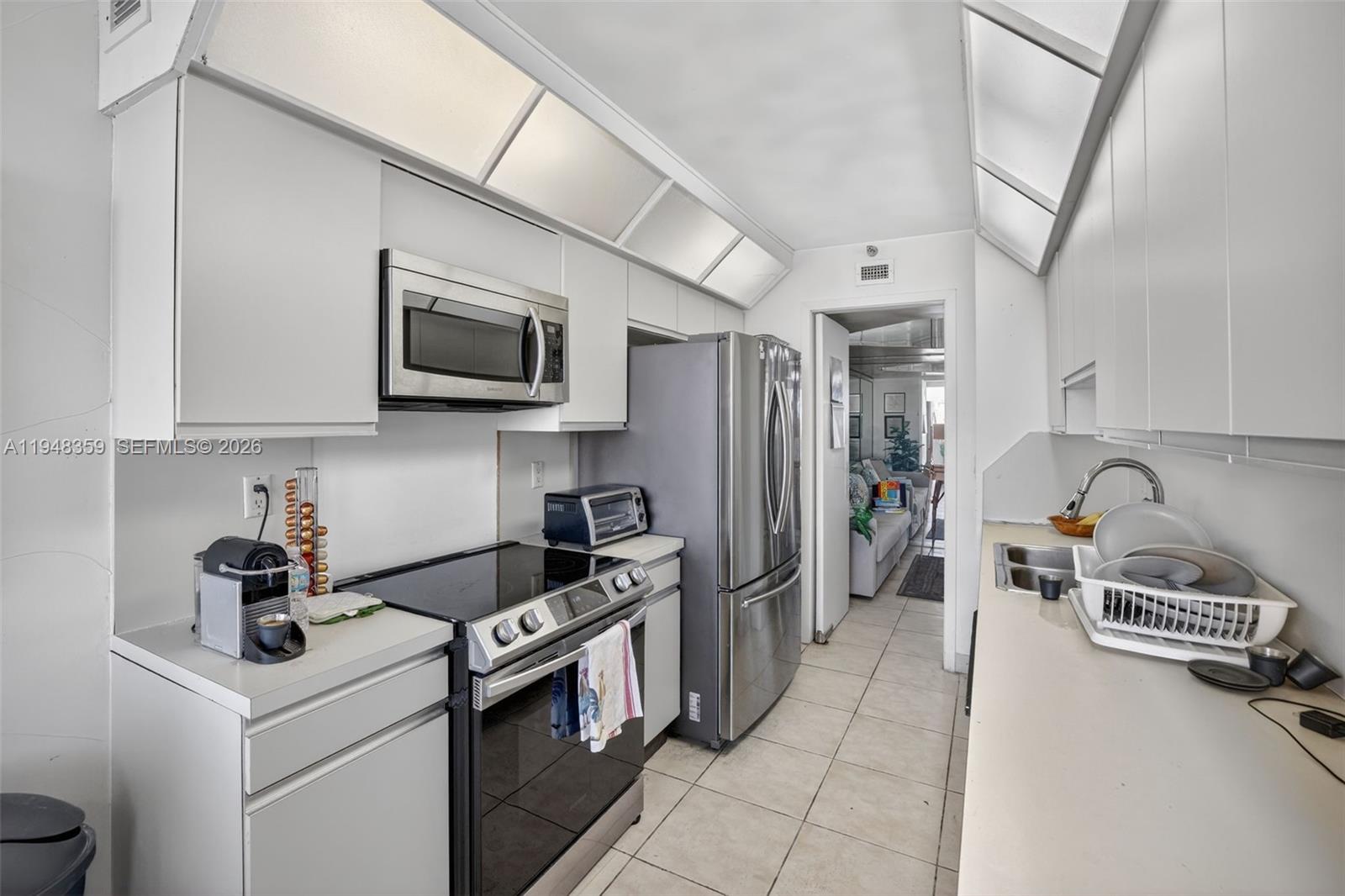 TURNBERRY TOWERS CONDO - Residential