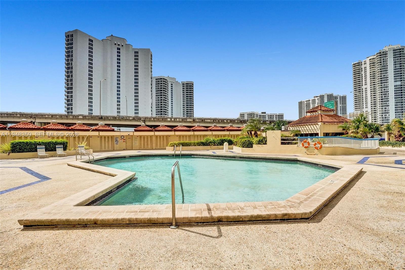 TURNBERRY TOWERS CONDO - Residential