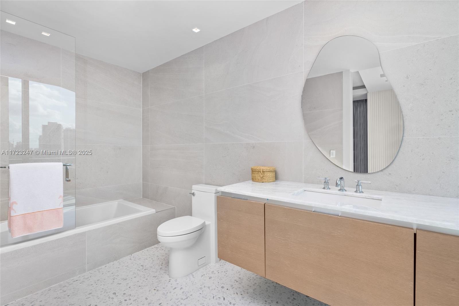 REGALIA CONDO - Residential