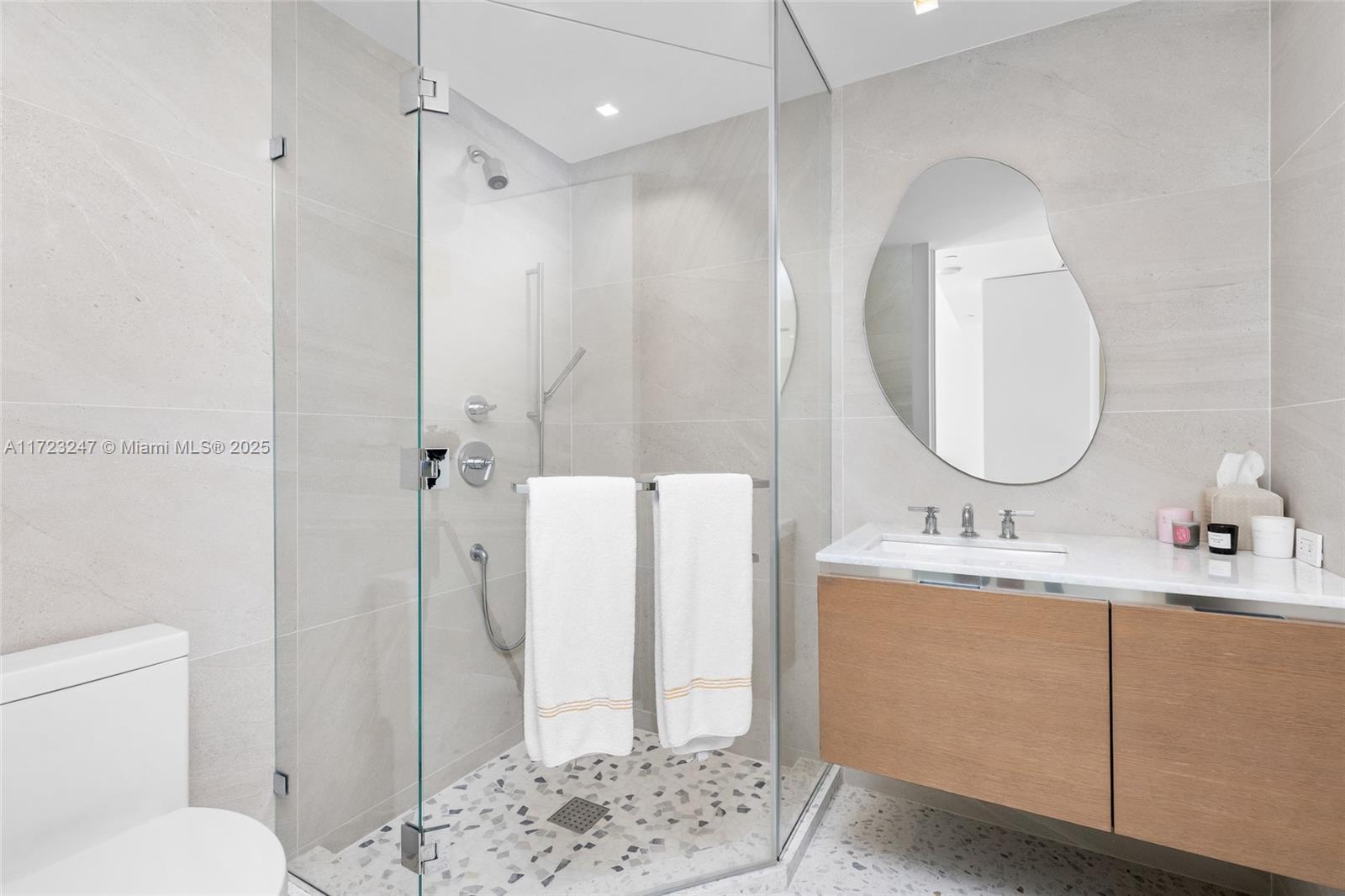 REGALIA CONDO - Residential